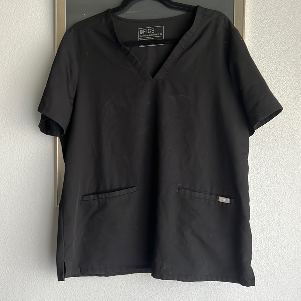 Figs size XL women’s black scrub top